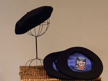 Cargar imagen en el visor de la galería, Boina Vasca Txapela Elosegui Txapeldun 100% lana merino australiana impermeabilizada - El triunfo Velayos